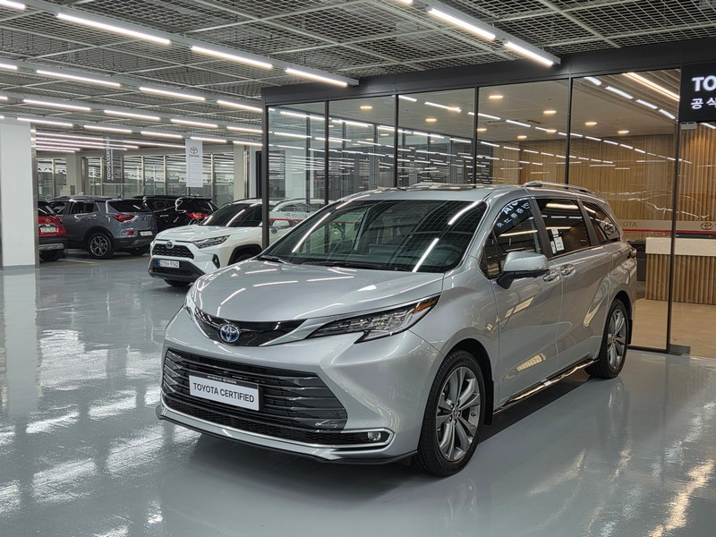 Japanese Auction vs Japan Stock – Complete Guide to Buying Japanese Vehicles Online